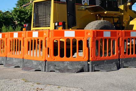 Pedestrian Longitudinal Channelizing Device Wonderwall Barrier