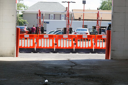 Pedestrian Longitudinal Channelizing Device Wonderwall Barrier