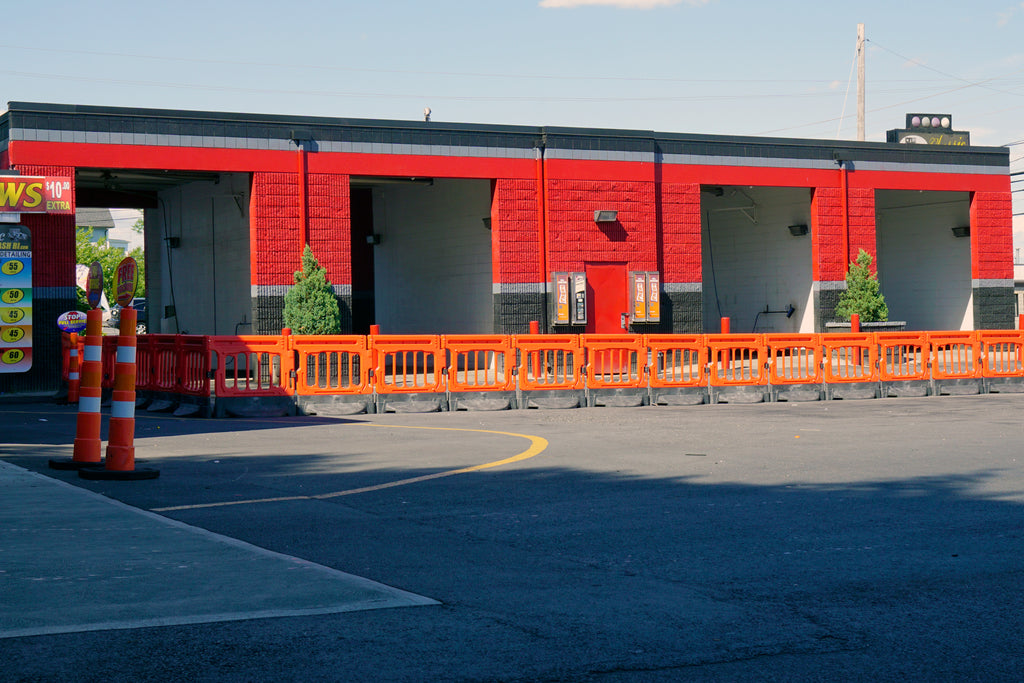 Pedestrian Longitudinal Channelizing Device Wonderwall Barrier