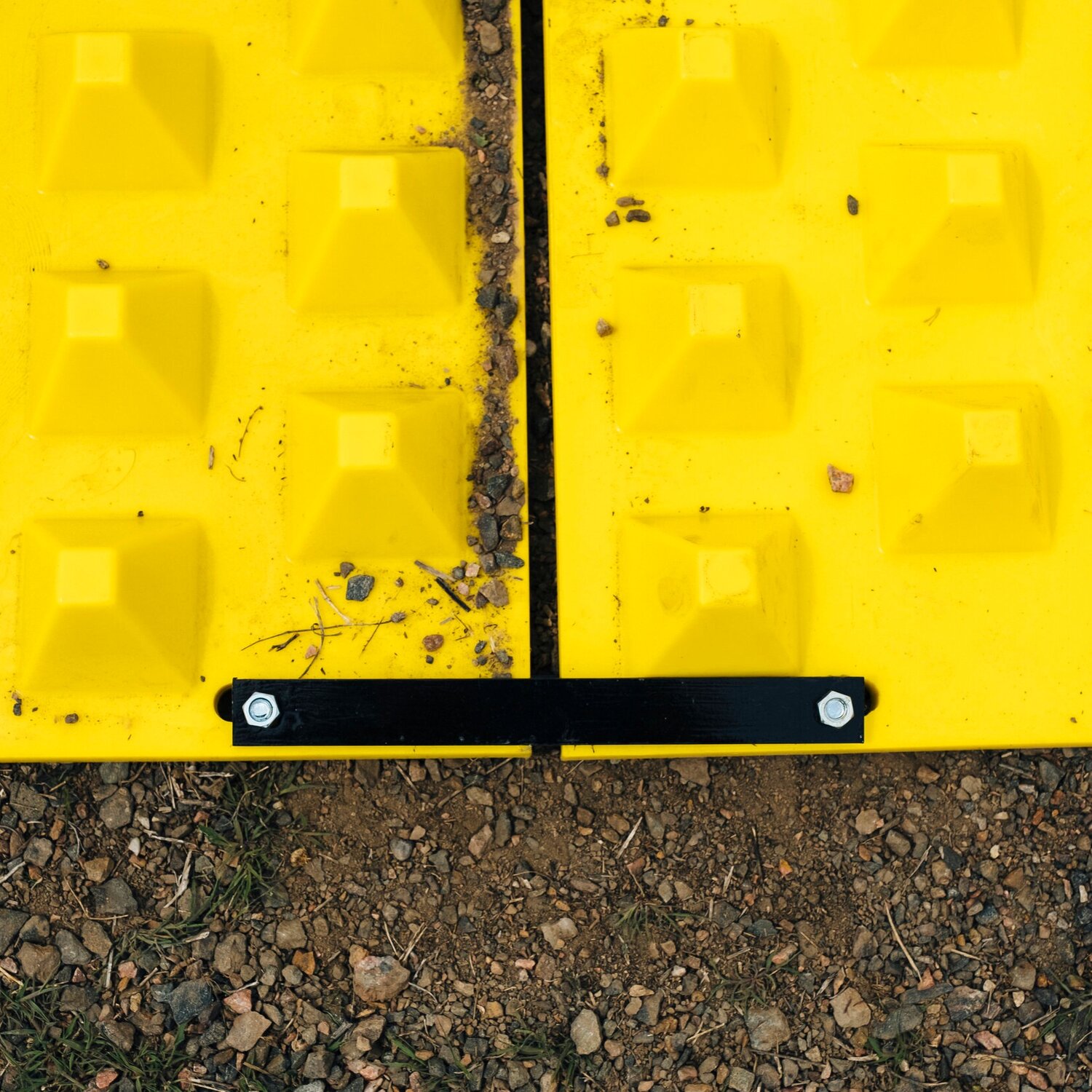FODS tracking control mats connected with metal straps
