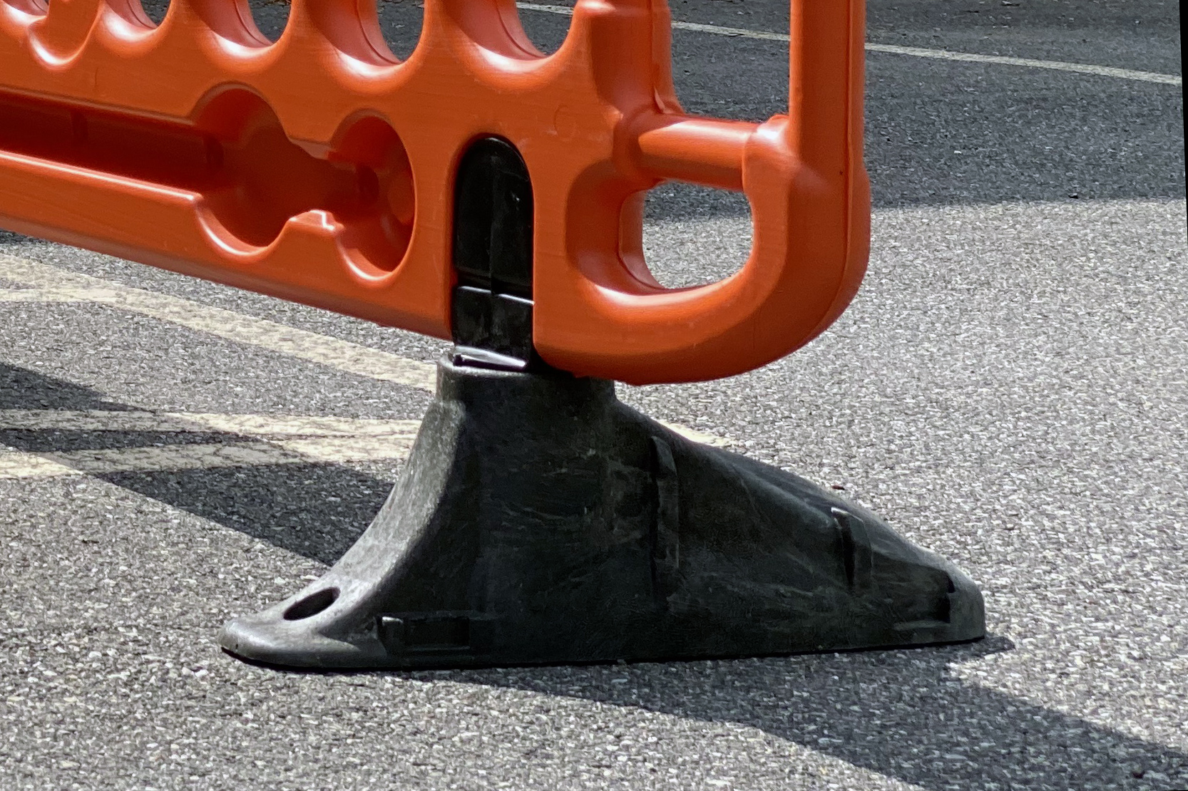 JSP Frontier Barrier showing anti-trip feet